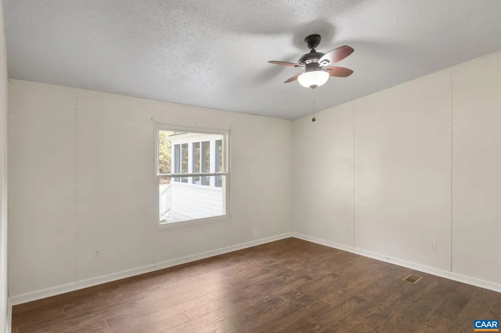 11527 Constitution Route S Scottsville VA 24590