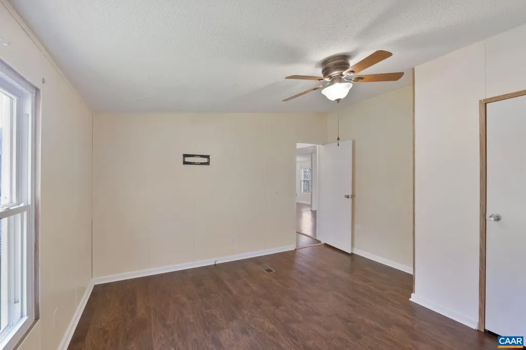 11527 Constitution Route S Scottsville VA 24590