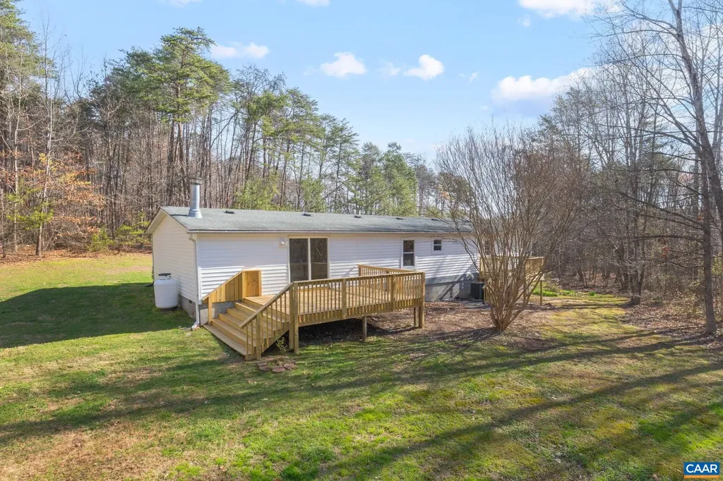 11527 Constitution Route S Scottsville VA 24590