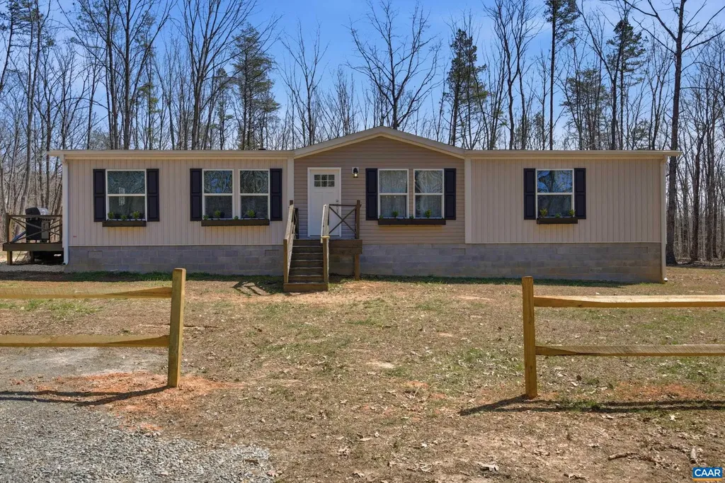215 Bunnys Trail Louisa VA 23093