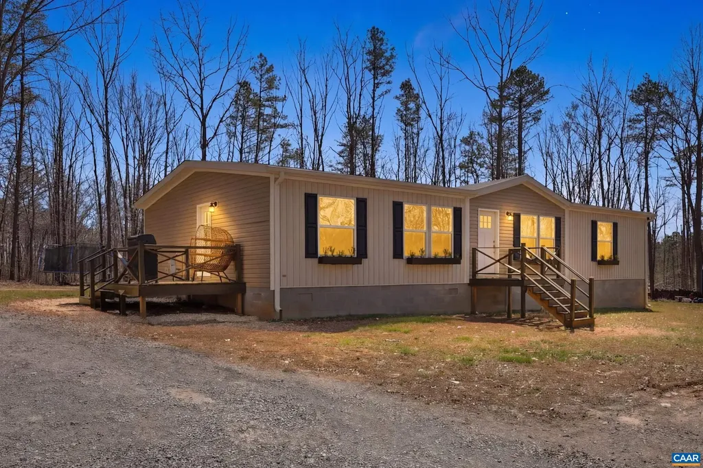 215 Bunnys Trail Louisa VA 23093