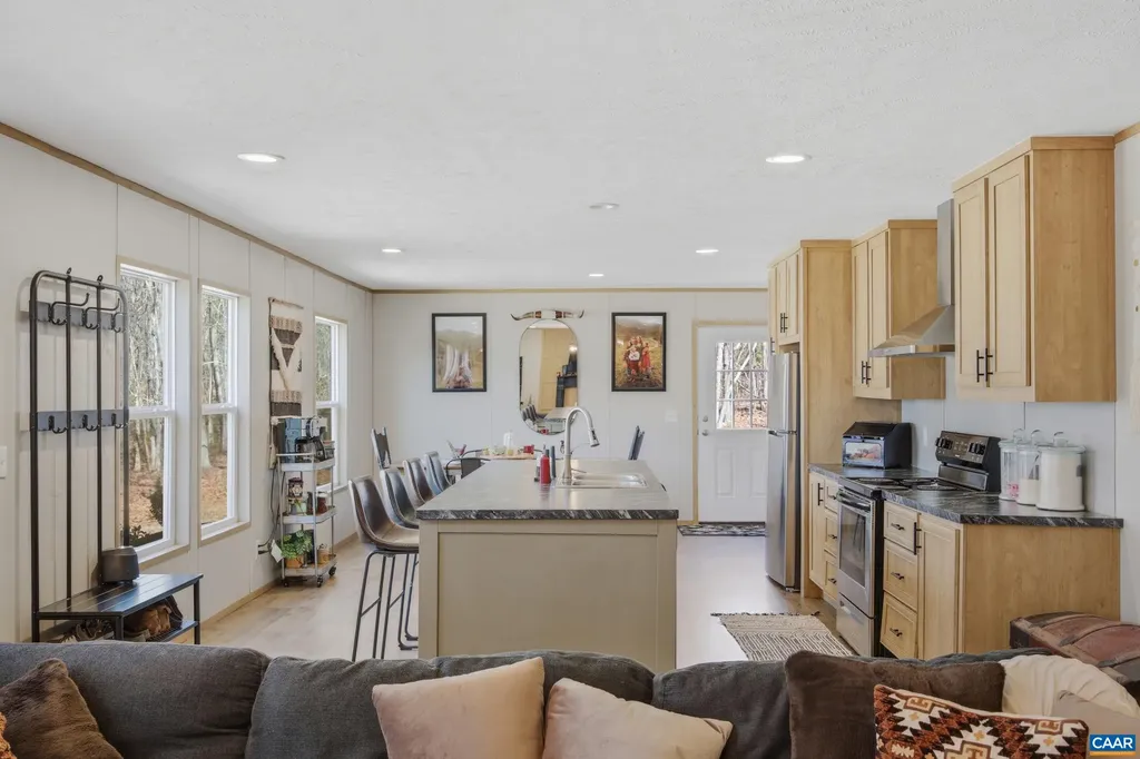 215 Bunnys Trail Louisa VA 23093