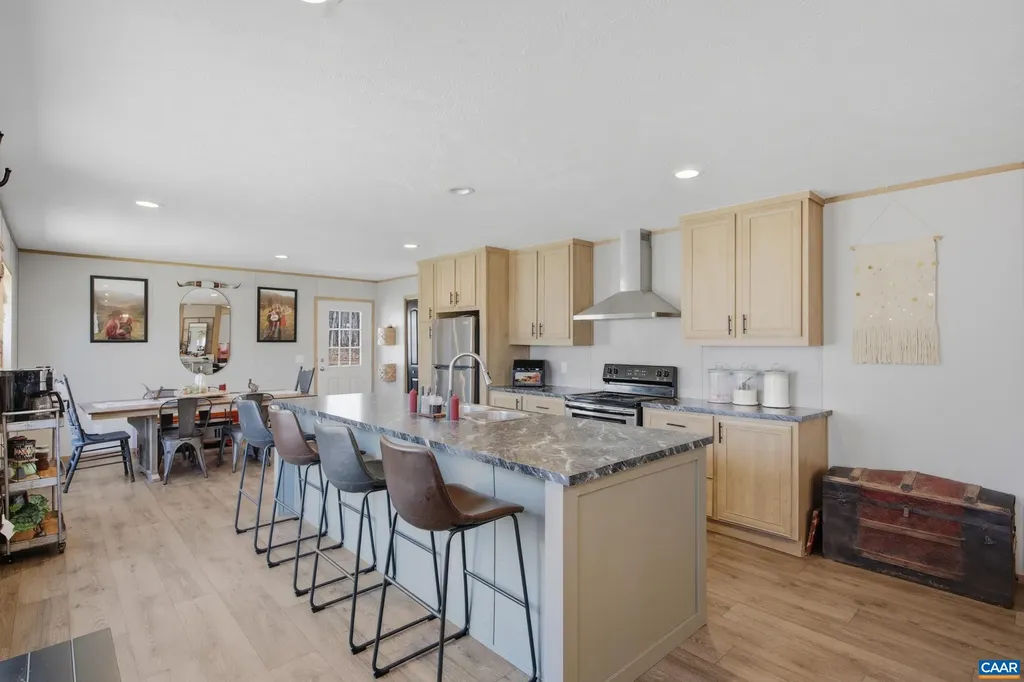 215 Bunnys Trail Louisa VA 23093