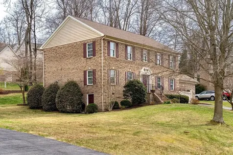 760 Confederacy Drive Penn Laird VA 22846