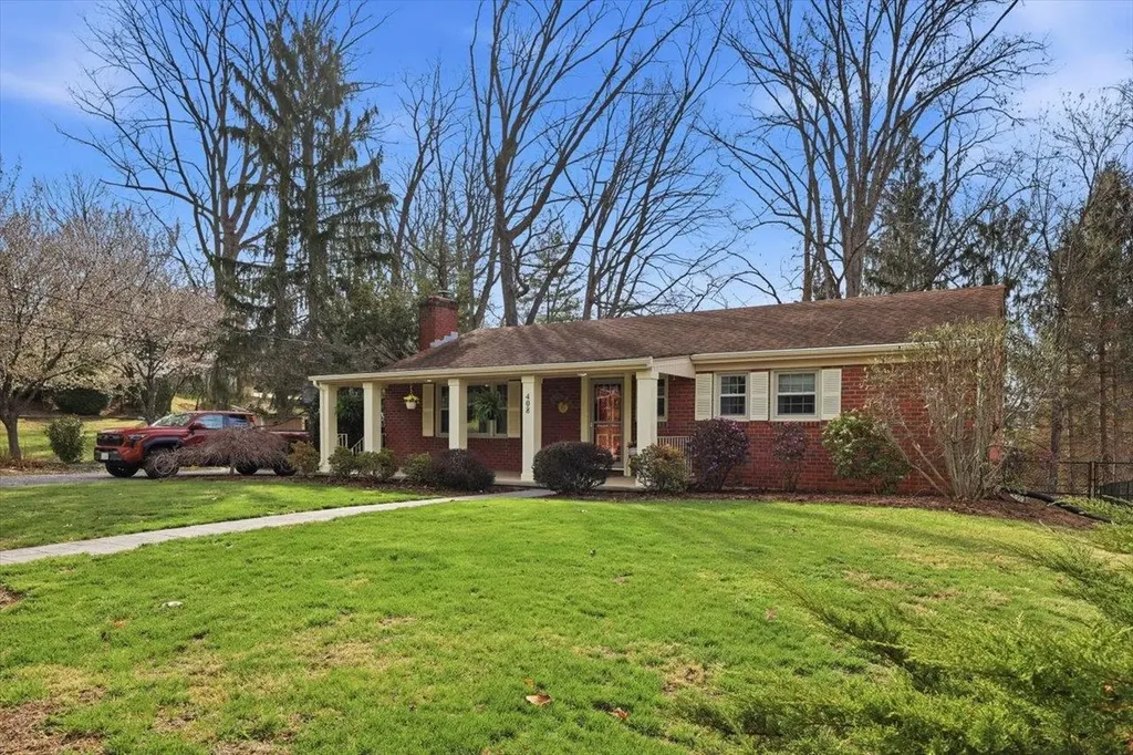 408 Robin Street Staunton VA 24401