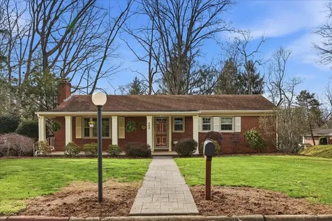 408 Robin Street Staunton VA 24401