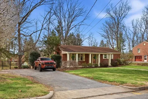 408 Robin Street Staunton VA 24401