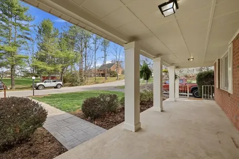 408 Robin Street Staunton VA 24401