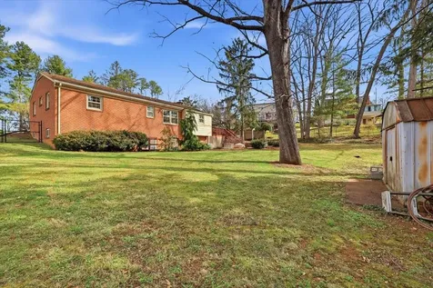 408 Robin Street Staunton VA 24401