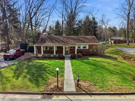 408 Robin Street Staunton VA 24401