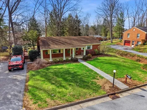408 Robin Street Staunton VA 24401