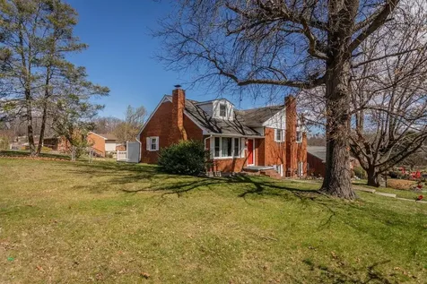 207 Burnley Drive Staunton VA 24401