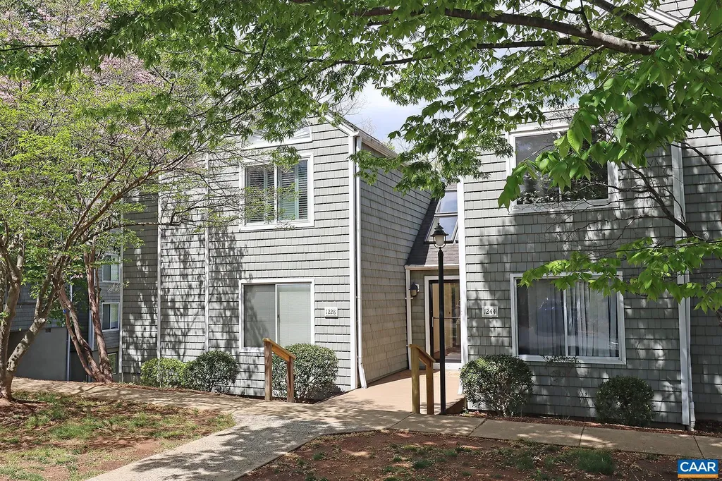 1242 Clifden Greene Charlottesville VA 22901
