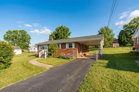 208 George Street Staunton VA 24401