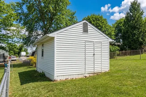 208 George Street Staunton VA 24401