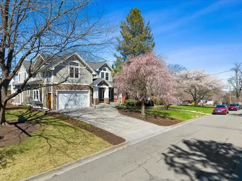 387 Monticello Avenue Harrisonburg VA 22801
