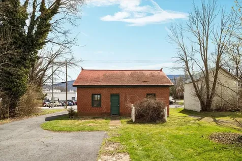 9400 Congress Street S New Market VA 22844