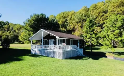 4064 Pine Grove Road Stanley VA 22851