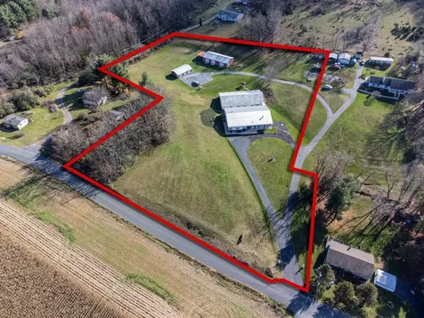 8 Rainbow Lane Waynesboro VA 22980