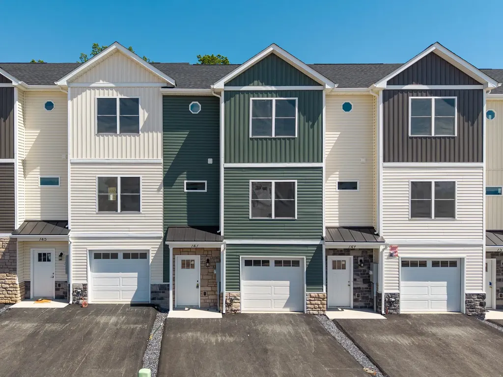 747 Zephyr Drive Rockingham VA 22801