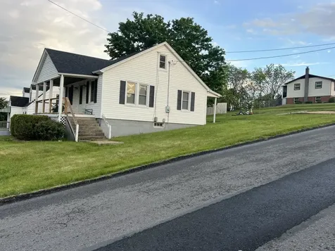 2016 Poplar Street Staunton VA 24401