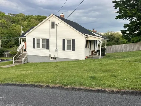 2016 Poplar Street Staunton VA 24401