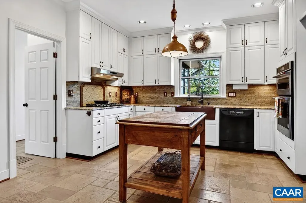 1059 Bryant Mountain Road Roseland VA 22967