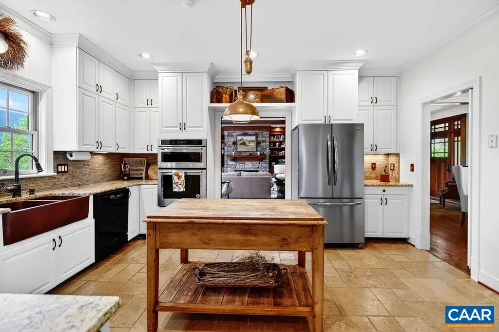 1059 Bryant Mountain Road Roseland VA 22967