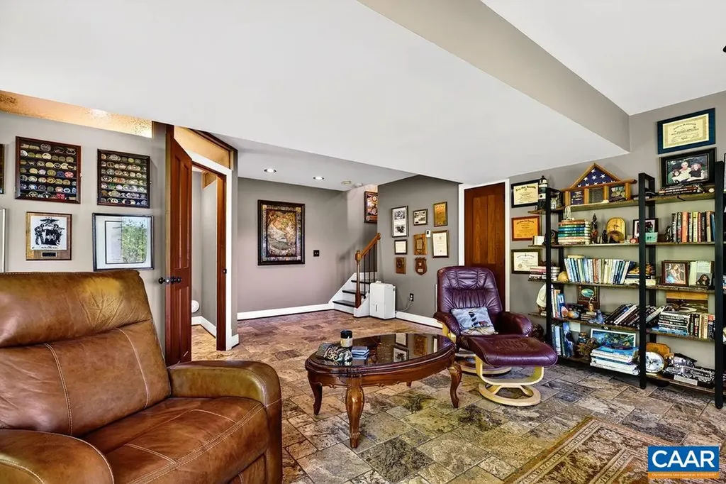 1059 Bryant Mountain Road Roseland VA 22967