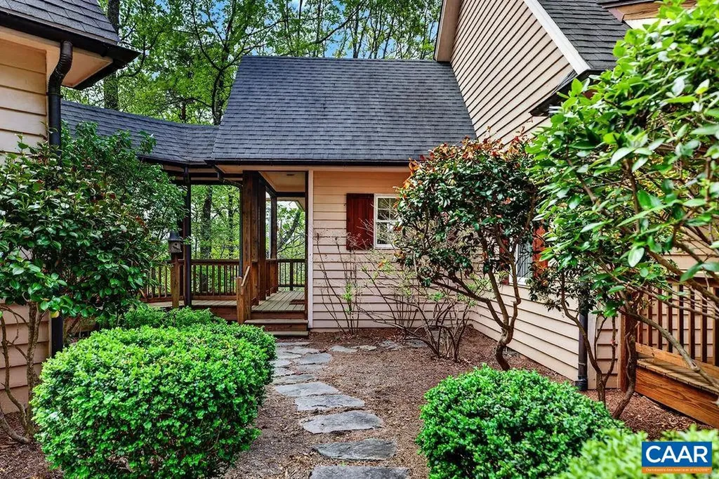 1059 Bryant Mountain Road Roseland VA 22967