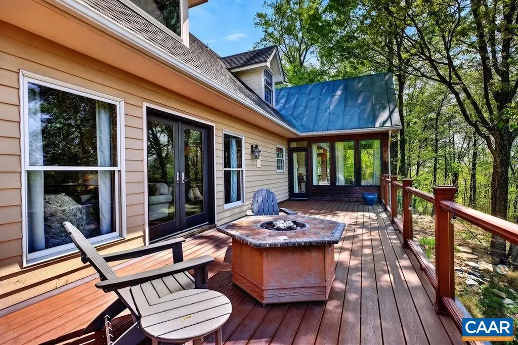 1059 Bryant Mountain Road Roseland VA 22967