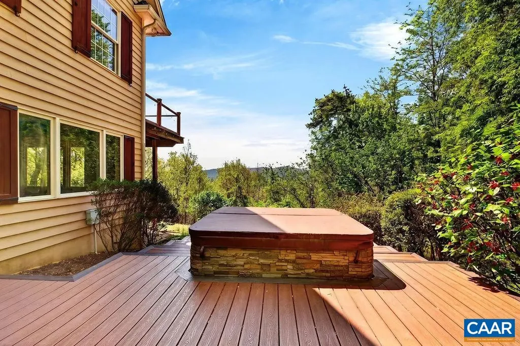 1059 Bryant Mountain Road Roseland VA 22967