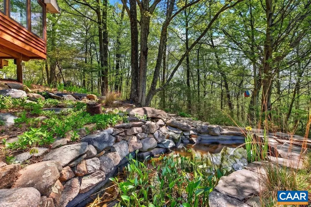 1059 Bryant Mountain Road Roseland VA 22967