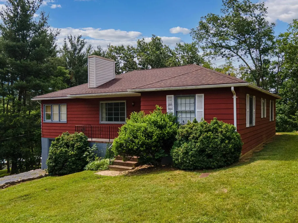Edinburg VA, 117 Grove Avenue