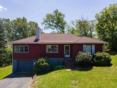 117 Grove Avenue Edinburg VA 22824