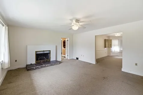 117 Grove Avenue Edinburg VA 22824