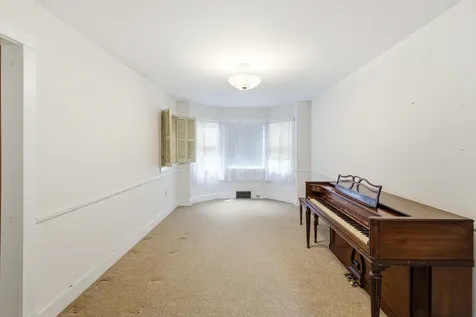 117 Grove Avenue Edinburg VA 22824