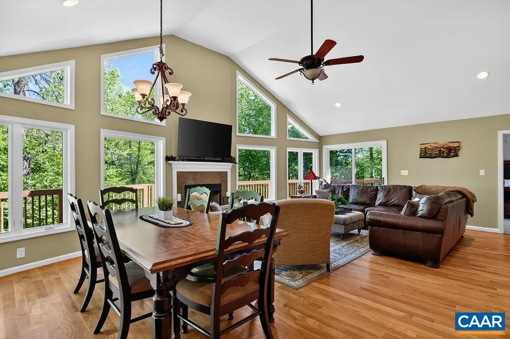 168 Shamokin Springs Trail Roseland VA 22967