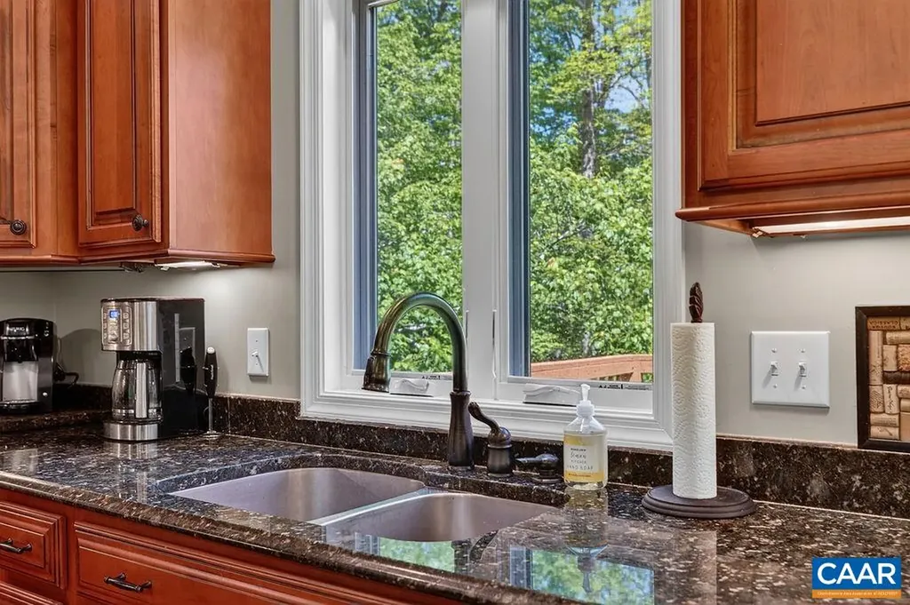 168 Shamokin Springs Trail Roseland VA 22967