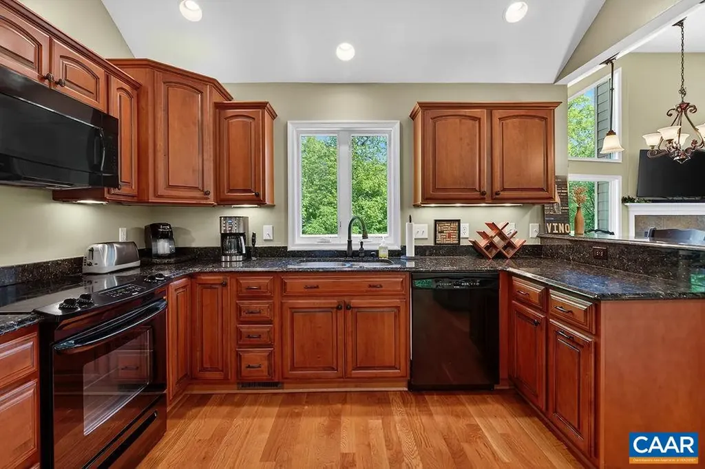 168 Shamokin Springs Trail Roseland VA 22967