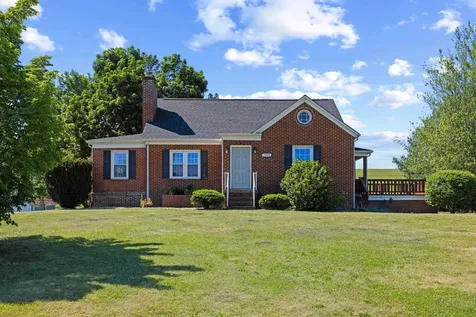 3246 Churchville Avenue Staunton VA 24401