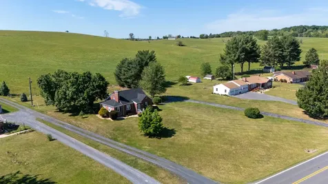 3246 Churchville Avenue Staunton VA 24401