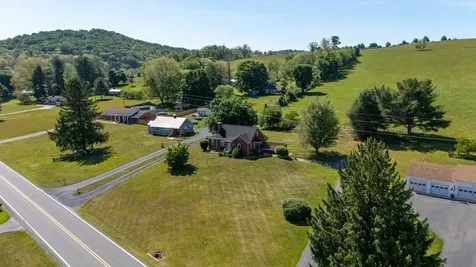 3246 Churchville Avenue Staunton VA 24401