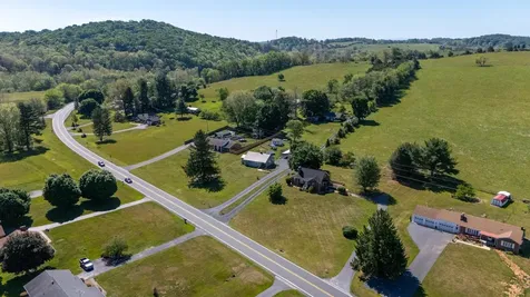 3246 Churchville Avenue Staunton VA 24401