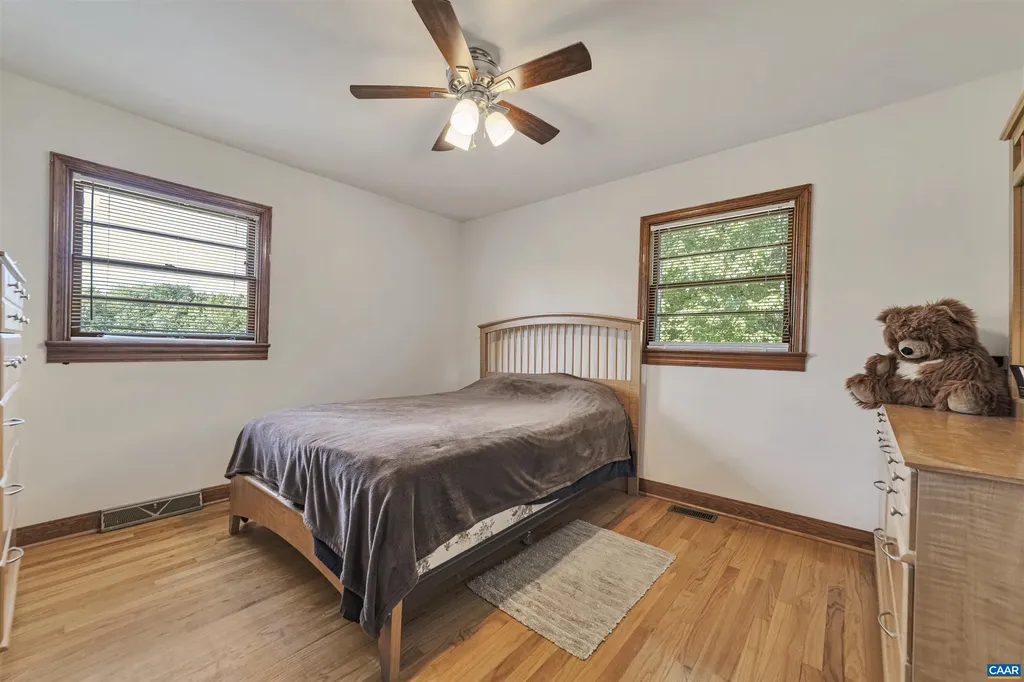 712 Fredericks Hall Road Bumpass VA 23024