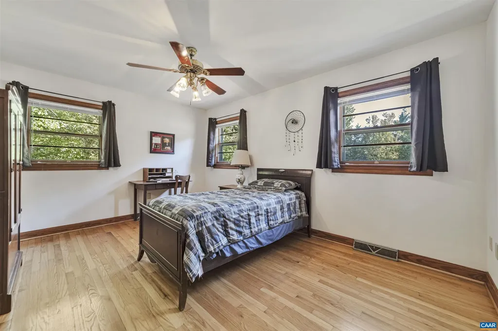 712 Fredericks Hall Road Bumpass VA 23024