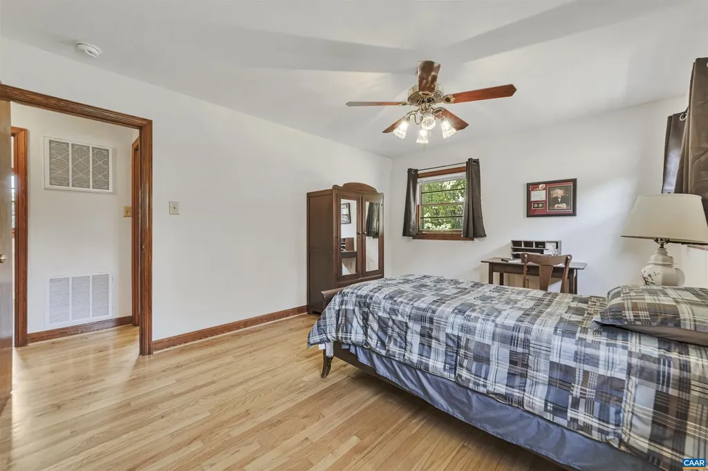 712 Fredericks Hall Road Bumpass VA 23024
