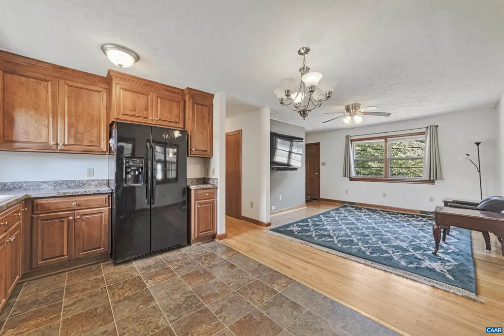 712 Fredericks Hall Road Bumpass VA 23024