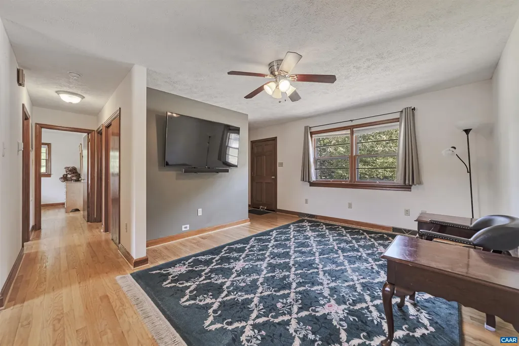 712 Fredericks Hall Road Bumpass VA 23024