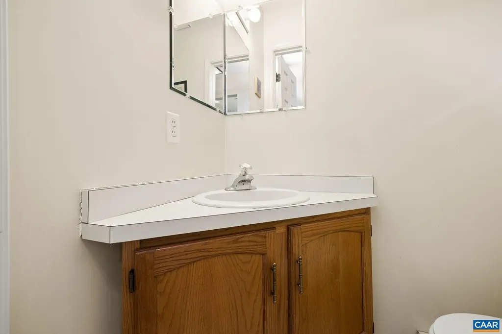 1638 Garden Court Charlottesville VA 22901